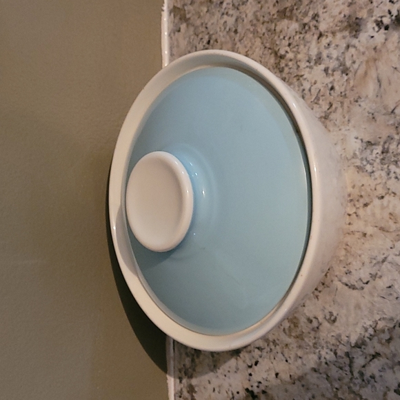 Final! Vintage 50's Pottery Crock with Lid - Picture 2 of 8